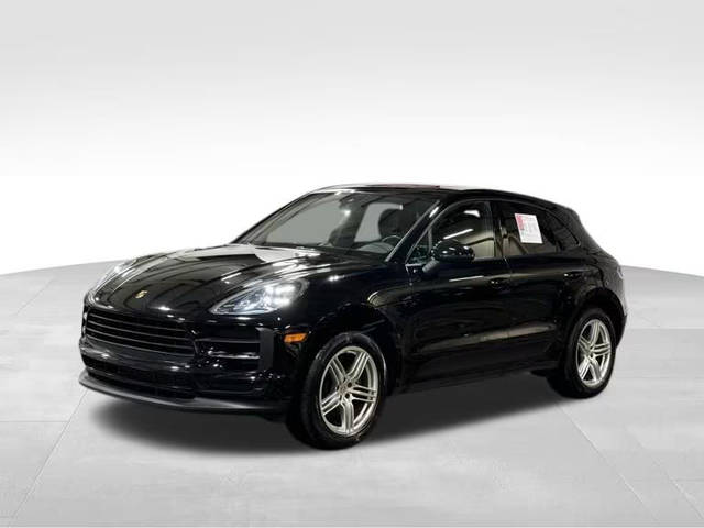 2020 Porsche Macan  AWD photo