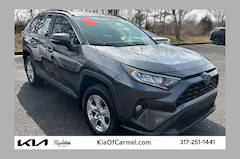 2020 Toyota RAV4 XLE FWD photo