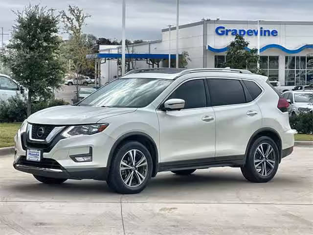 2020 Nissan Rogue SV FWD photo