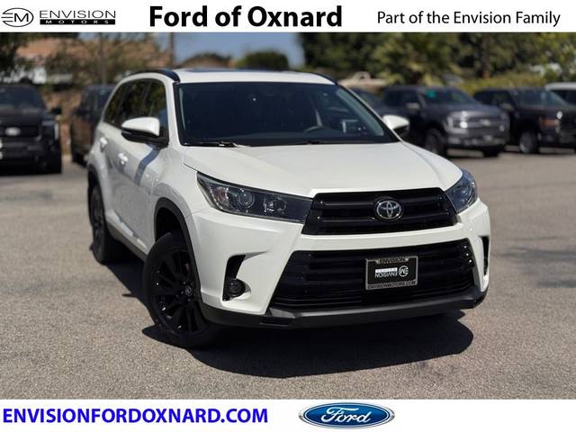 2019 Toyota Highlander SE FWD photo