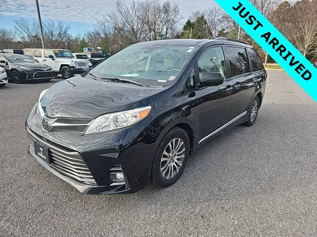 2020 Toyota Sienna XLE Premium FWD photo