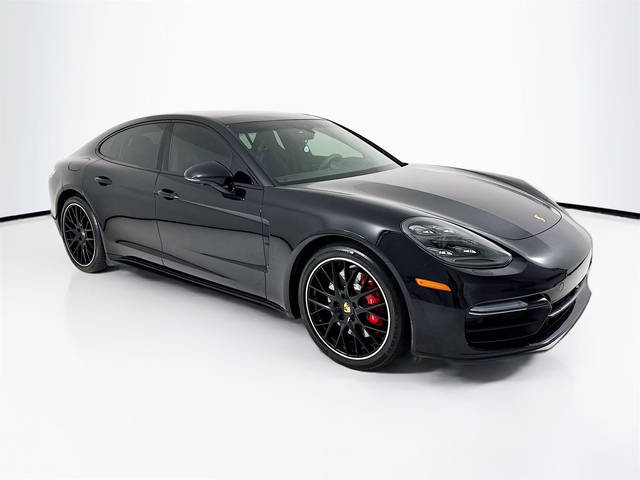 2020 Porsche Panamera GTS AWD photo
