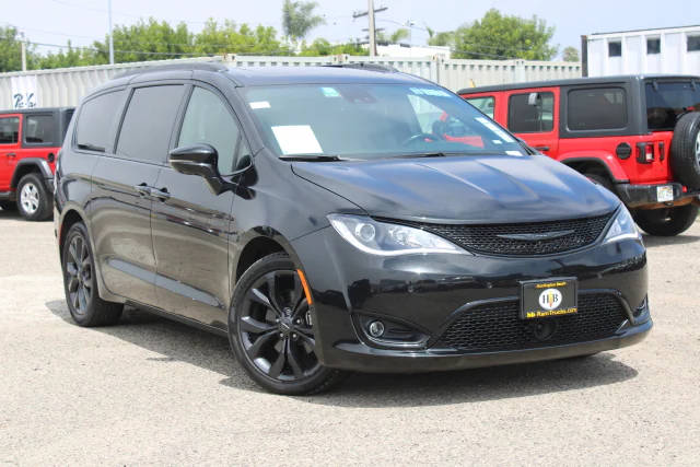 2020 Chrysler Pacifica Minivan Limited 35th Anniversary FWD photo