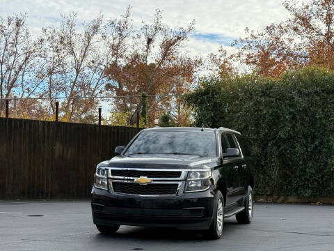 2019 Chevrolet Suburban LT 4WD photo