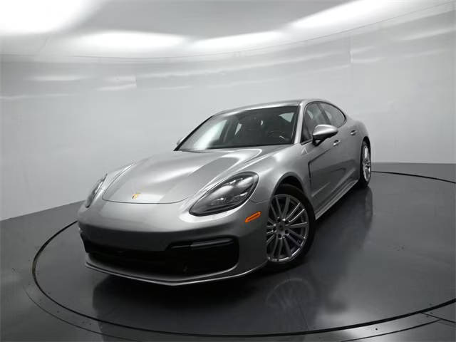 2020 Porsche Panamera GTS AWD photo