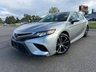 2020 Toyota Camry SE FWD photo