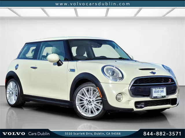 2015 MINI Hardtop 2 Door S FWD photo