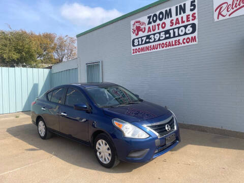 2018 Nissan Versa SV FWD photo