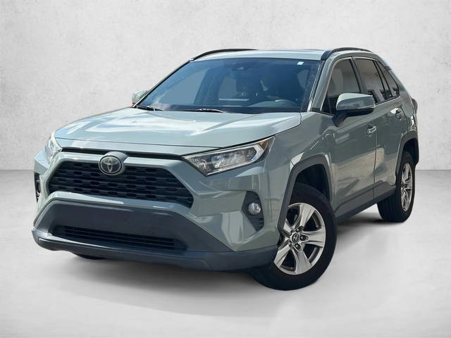 2020 Toyota RAV4 XLE FWD photo