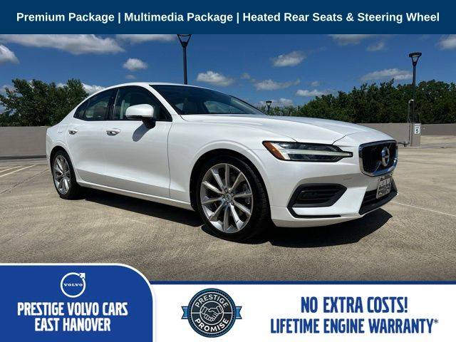 2020 Volvo S60 Momentum AWD photo