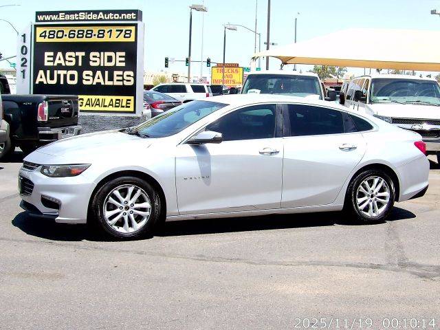 2017 Chevrolet Malibu LT FWD photo