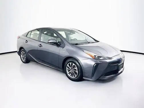 2020 Toyota Prius XLE FWD photo