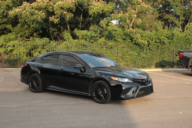 2020 Toyota Camry SE FWD photo