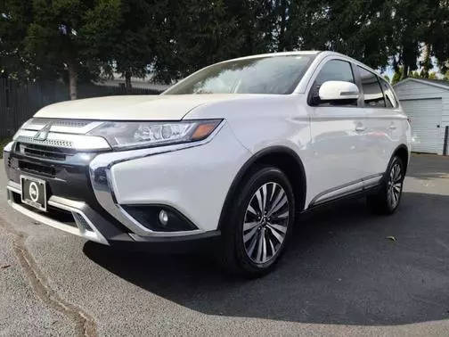 2020 Mitsubishi Outlander SE 4WD photo