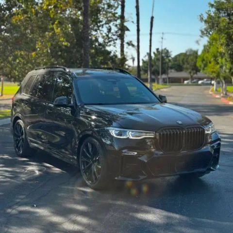 2020 BMW X7 M50i AWD photo