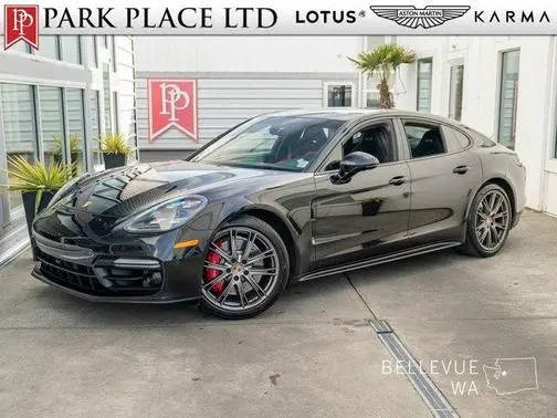 2020 Porsche Panamera GTS AWD photo