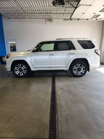 2016 Toyota 4Runner Limited 4WD photo