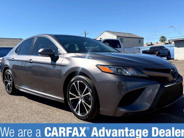 2020 Toyota Camry SE FWD photo