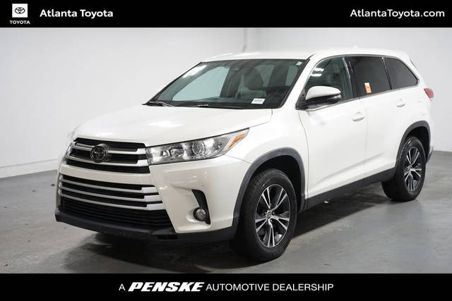 2019 Toyota Highlander LE Plus FWD photo