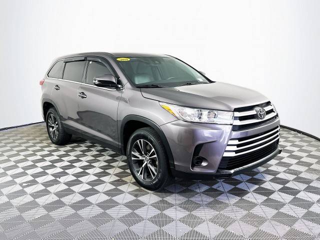 2019 Toyota Highlander LE FWD photo