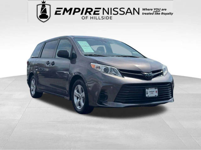 2020 Toyota Sienna L FWD photo