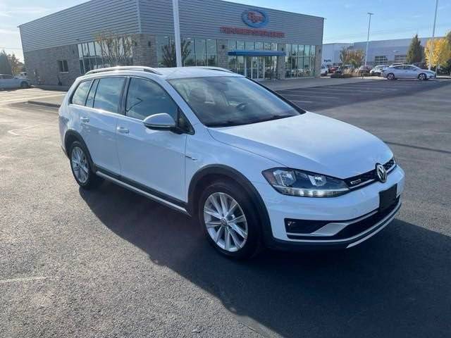 2019 Volkswagen Golf Alltrack S AWD photo