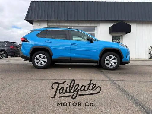 2020 Toyota RAV4 LE FWD photo