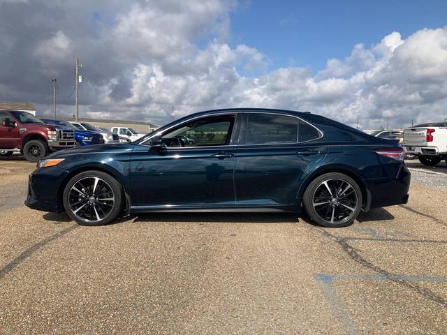 2020 Toyota Camry XSE FWD photo
