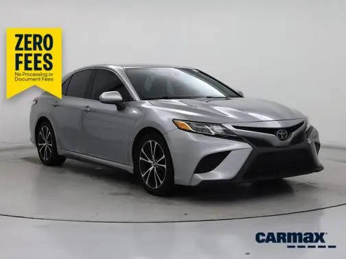 2020 Toyota Camry SE FWD photo