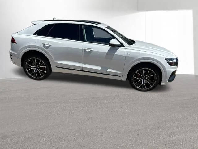 2020 Audi Q8 Prestige AWD photo