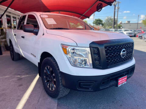 2019 Nissan Titan S 4WD photo