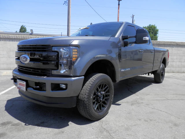 2019 Ford F-350 Super Duty LARIAT 4WD photo