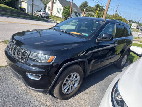 2019 Jeep Grand Cherokee Laredo E 4WD photo