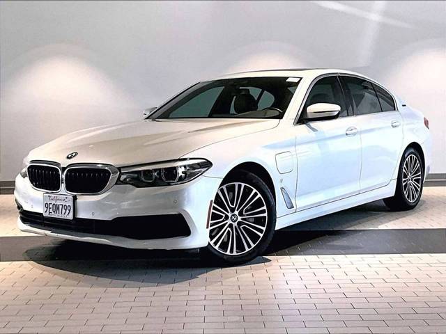 2019 BMW 5 Series 530e iPerformance RWD photo