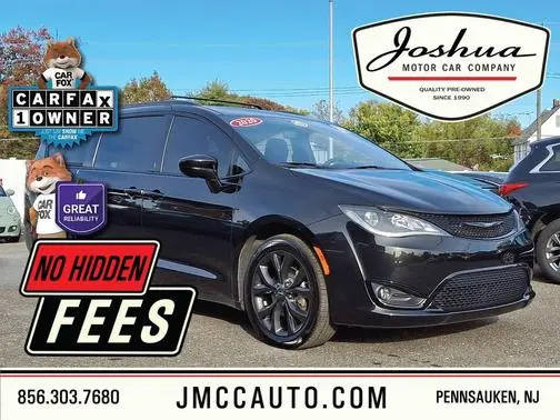 2020 Chrysler Pacifica Minivan Touring L FWD photo
