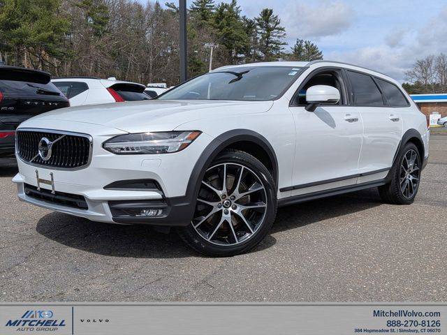 2020 Volvo V90 Cross Country  AWD photo