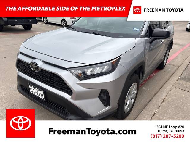 2020 Toyota RAV4 LE FWD photo
