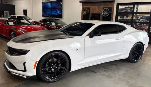 2019 Chevrolet Camaro 2LT RWD photo