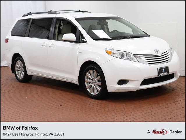 2017 Toyota Sienna LE AWD photo