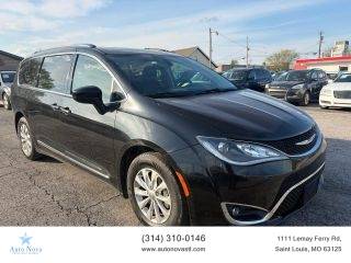 2019 Chrysler Pacifica Minivan Touring L FWD photo