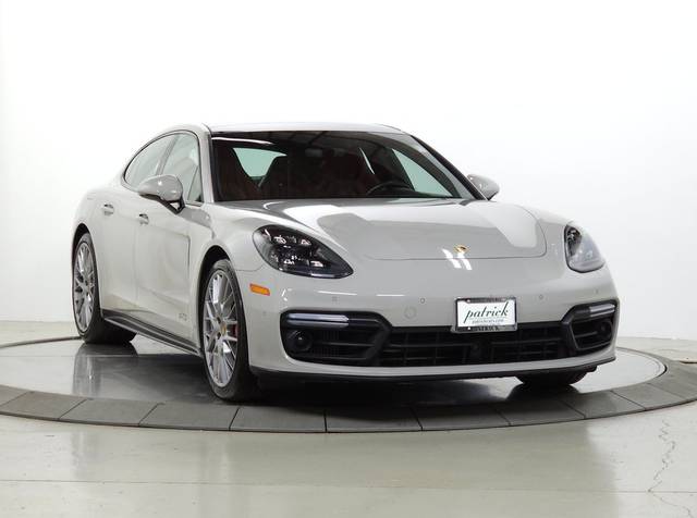 2020 Porsche Panamera GTS AWD photo