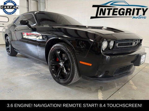 2015 Dodge Challenger SXT RWD photo