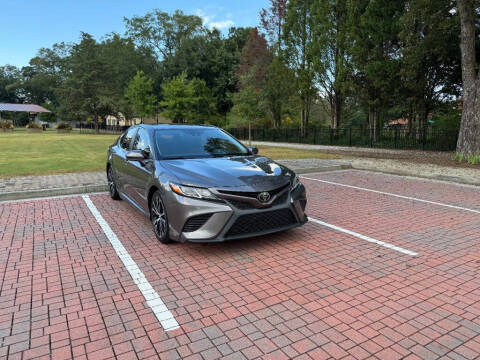 2020 Toyota Camry SE FWD photo
