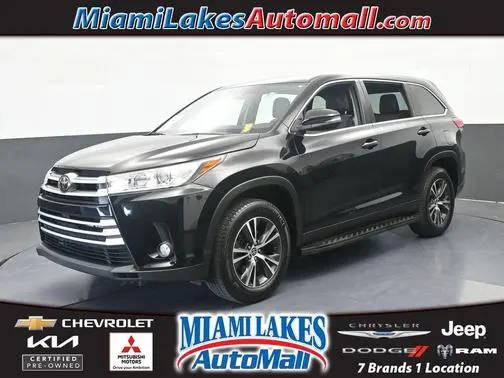 2019 Toyota Highlander LE Plus FWD photo