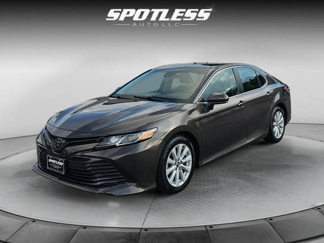 2020 Toyota Camry LE FWD photo