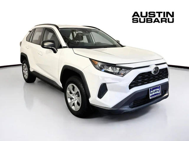 2020 Toyota RAV4 LE FWD photo
