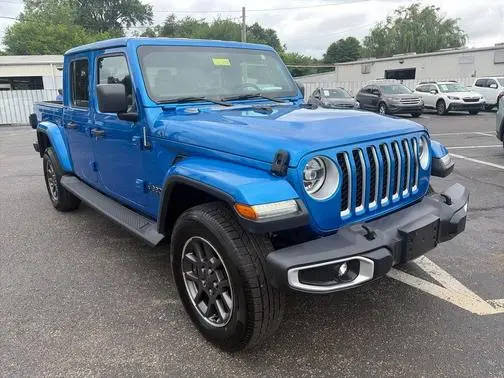 2020 Jeep Gladiator Overland 4WD photo