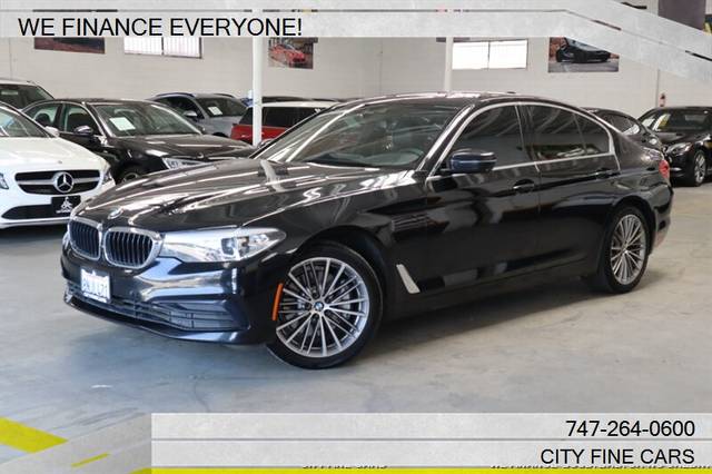 2020 BMW 5 Series 530e iPerformance RWD photo