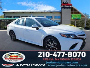 2018 Toyota Camry SE FWD photo