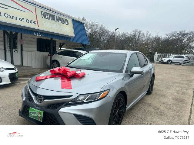 2020 Toyota Camry SE Nightshade FWD photo